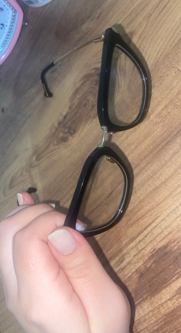 Şık Siyah Kadın Gözlüğü - Görsel 2