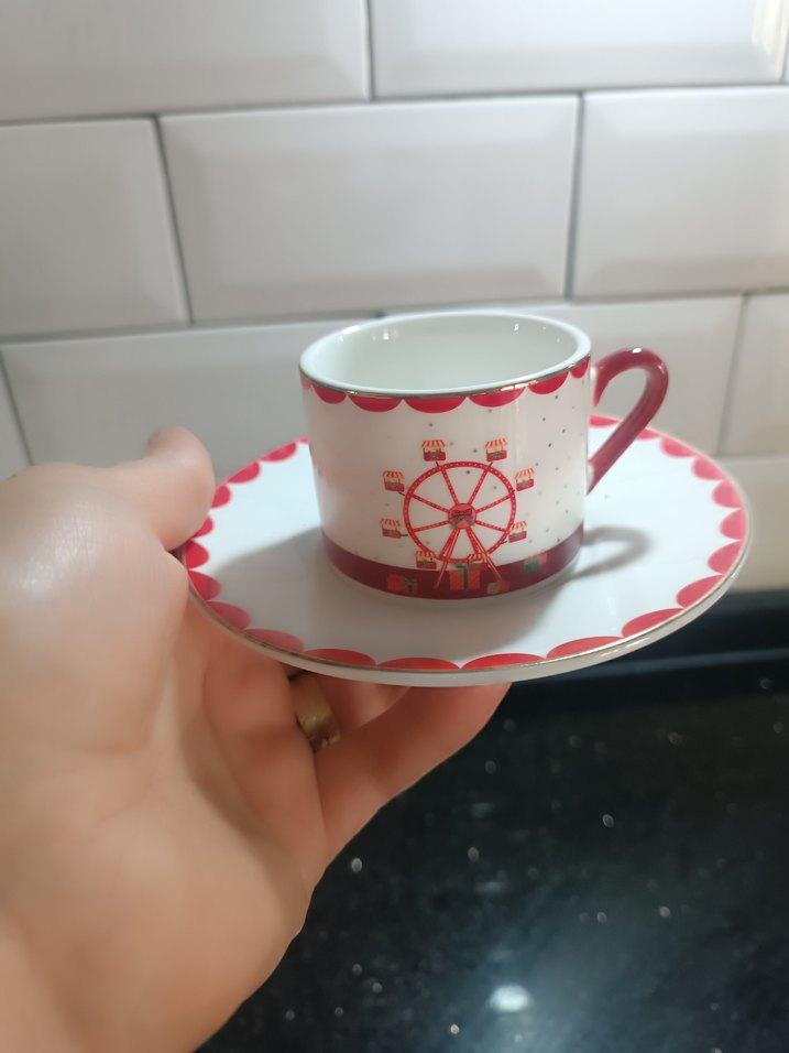 lcw Kırmızı Detaylı Desenli 2'li Fincan ve Tabak Seti - Görsel 4