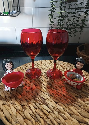 sunumluk kahve yanı 4 parça 
fincan takımı da var isteyen olursa - Görsel 2