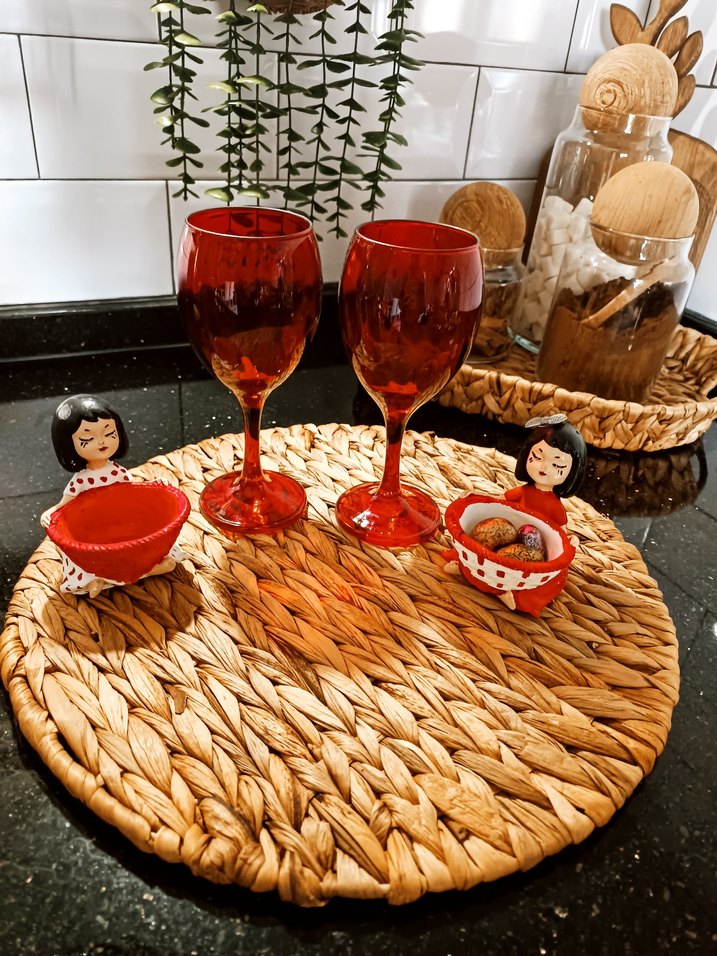 sunumluk kahve yanı 4 parça 
fincan takımı da var isteyen olursa - Görsel 4