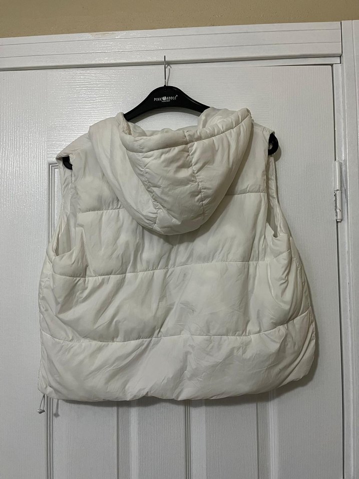 Beyaz Kapüşonlu Kadın Şişme Yelek - Görsel 3