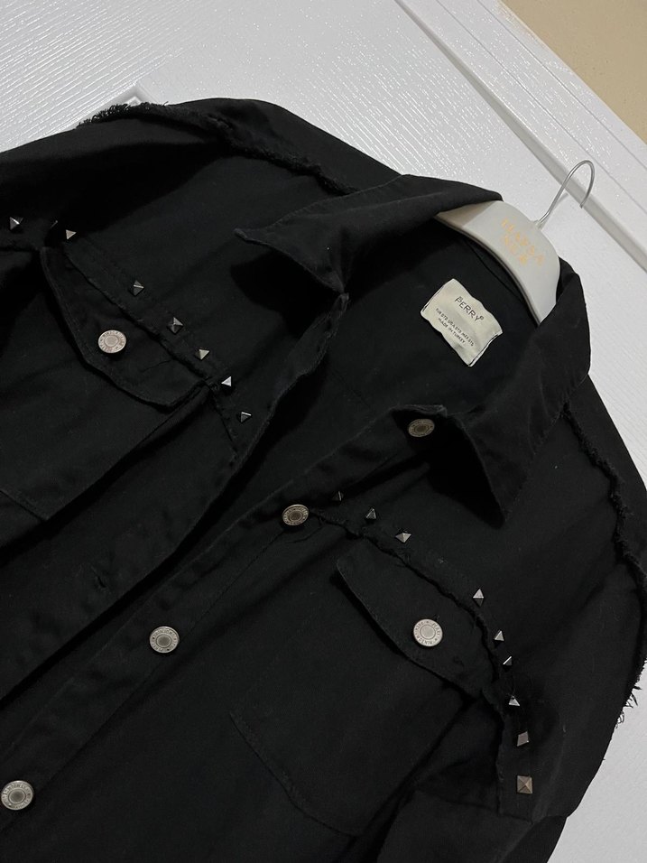 Siyah Düğmeli Bol Kesim Kadın Kot Ceket - Görsel 3