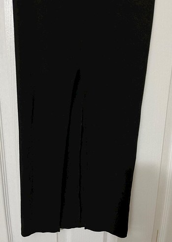 Siyah Saten Uzun Etek Yırtmaçlı - Görsel 3