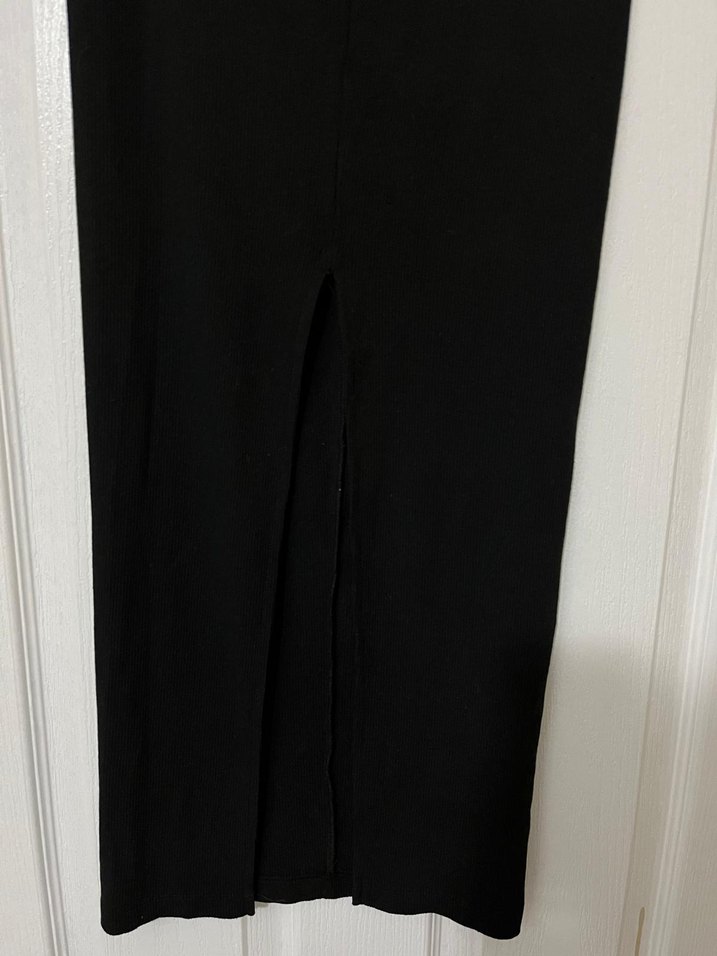 Siyah Saten Uzun Etek Yırtmaçlı - Görsel 3