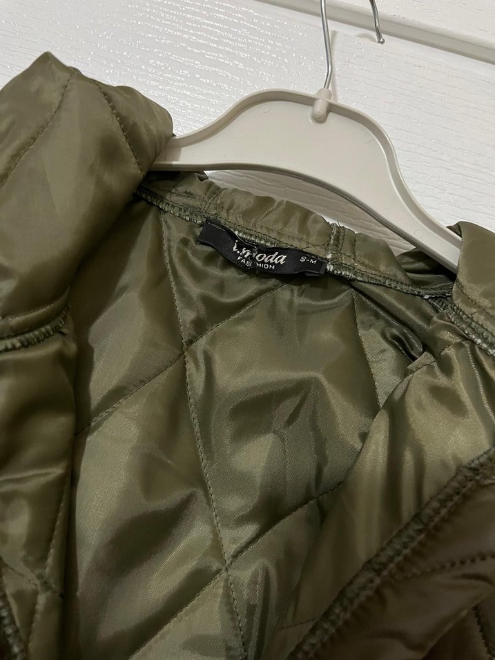 Düğmeli Kapitone Kadın Yelek - Görsel 3