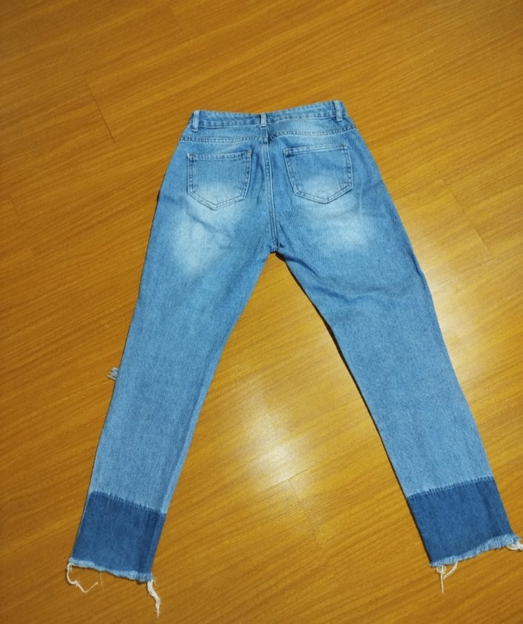 Yırtık Detaylı Gevşek Kesim Kadın Kot Pantolon - Görsel 2