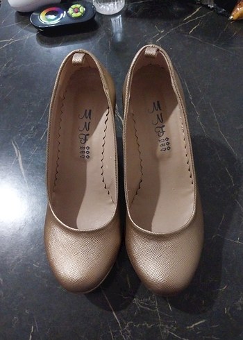 Bej Parlak Tokalı Dolgu Topuk Kadın Babet - Görsel 2