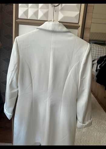 Beyaz Uzun Kollu Düğmeli Kadın Blazer - Görsel 3
