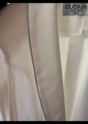 Beyaz Uzun Kollu Düğmeli Kadın Blazer - Görsel 2