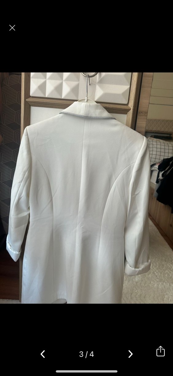 Beyaz Uzun Kollu Düğmeli Kadın Blazer - Görsel 3