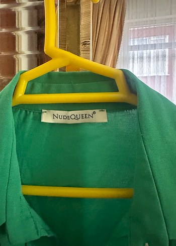 Yeşil Düğmeli Rahat Kesim Kadın Gömlek - Görsel 2