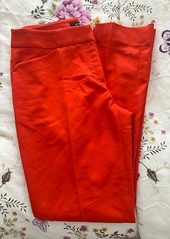 Kadın Mini Kırmızı Pamuklu Kemerli Pantolon - Görsel 4