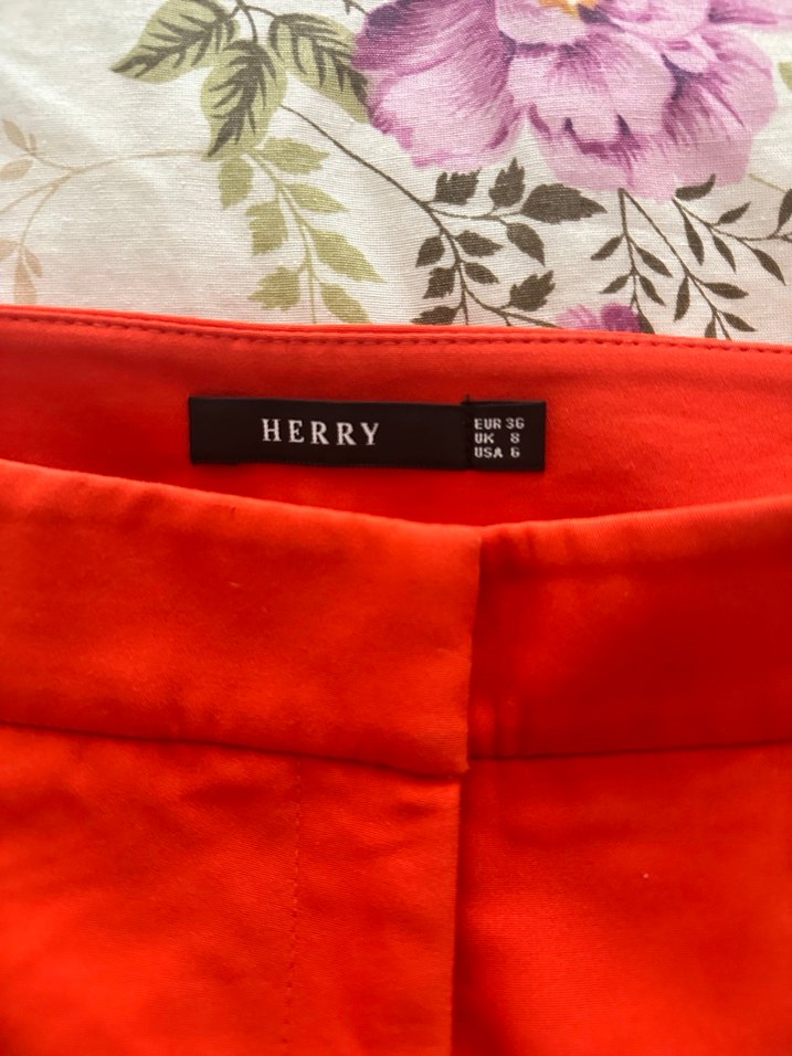 Kadın Mini Kırmızı Pamuklu Kemerli Pantolon - Görsel 2