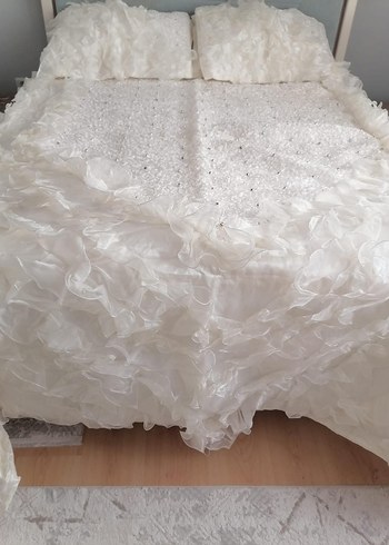 Beyaz Parlak Düz Yatak Örtüsü - Görsel 3