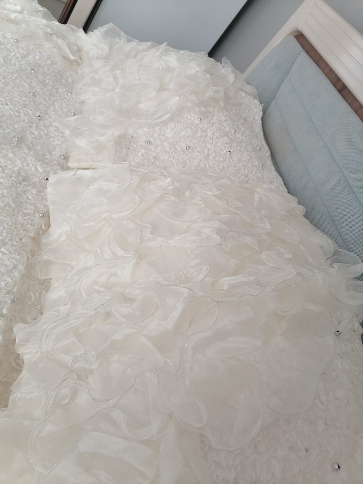 Beyaz Parlak Düz Yatak Örtüsü - Görsel 4