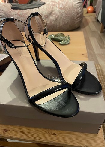 Derimod Gerçek Deri Topuklu Sandalet - Görsel 2