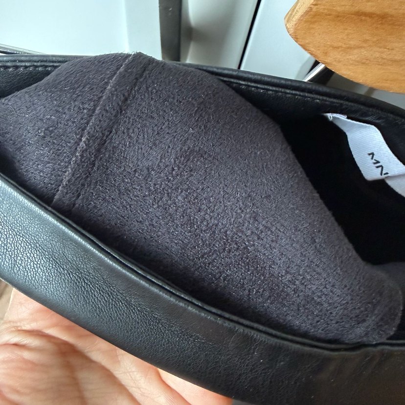 Mango - Siyah Deri Görünümlü Pantolon - Görsel 5