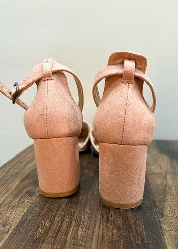 Pudra Rengi Süet Tokalı Stiletto Kadın Ayakkabı - Görsel 4