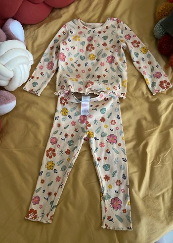 Çiçek Desenli Uzun Kollu Bebek Kız Takımı - Görsel 12