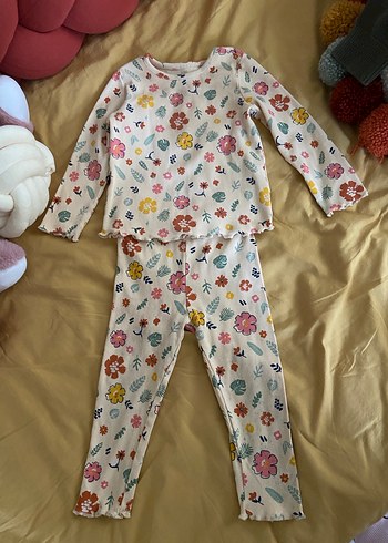 Çiçek Desenli Uzun Kollu Bebek Kız Takımı - Görsel 16