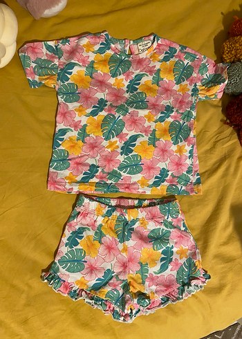 Çiçek Desenli Bebek Kız Takımı - Görsel 2