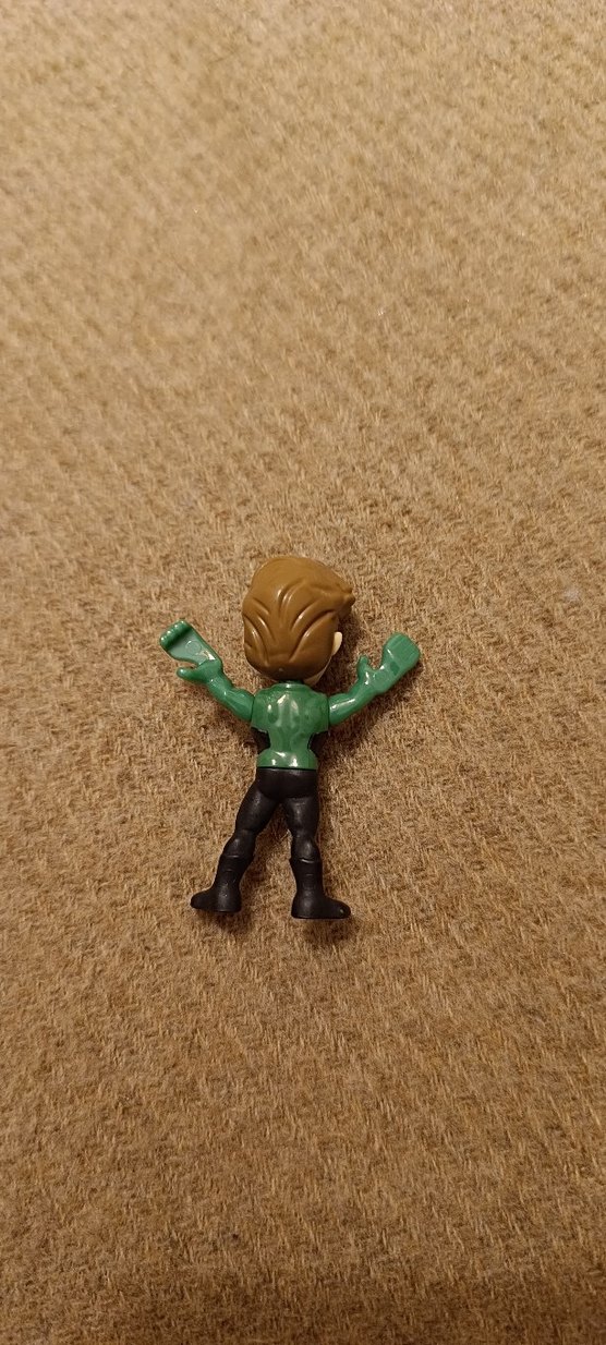 Kahverengi Saçlı Yeşil Maskeli Aksiyon Figürü - Görsel 2