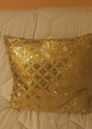 boncuk ve pul işlemeli 40×40 cm fermuarli kirlent - Görsel 5