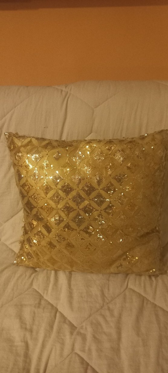 boncuk ve pul işlemeli 40×40 cm fermuarli kirlent - Görsel 5