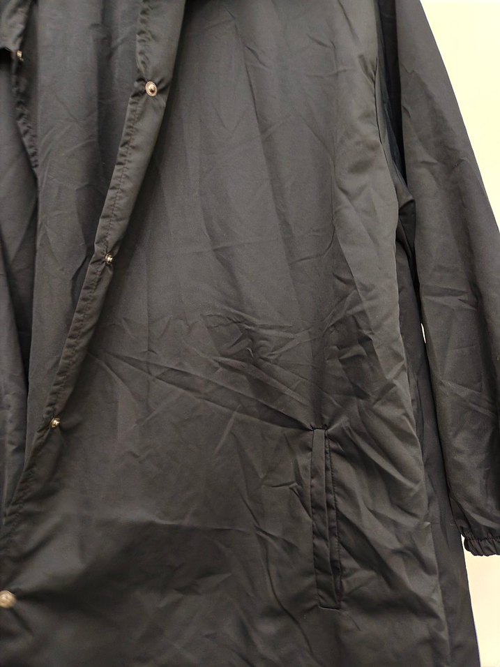 Erkek Siyah Düğmeli Midi Yağmurluk Oxxıt - Görsel 3