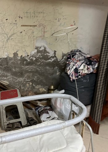 Beyaz ve Gri Metal Bebek Beşiği - Görsel 2