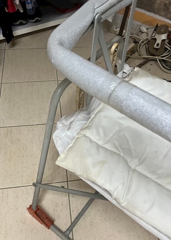 Beyaz ve Gri Metal Bebek Beşiği - Görsel 9