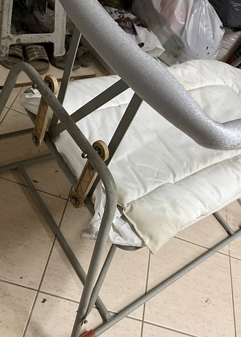 Beyaz ve Gri Metal Bebek Beşiği - Görsel 10