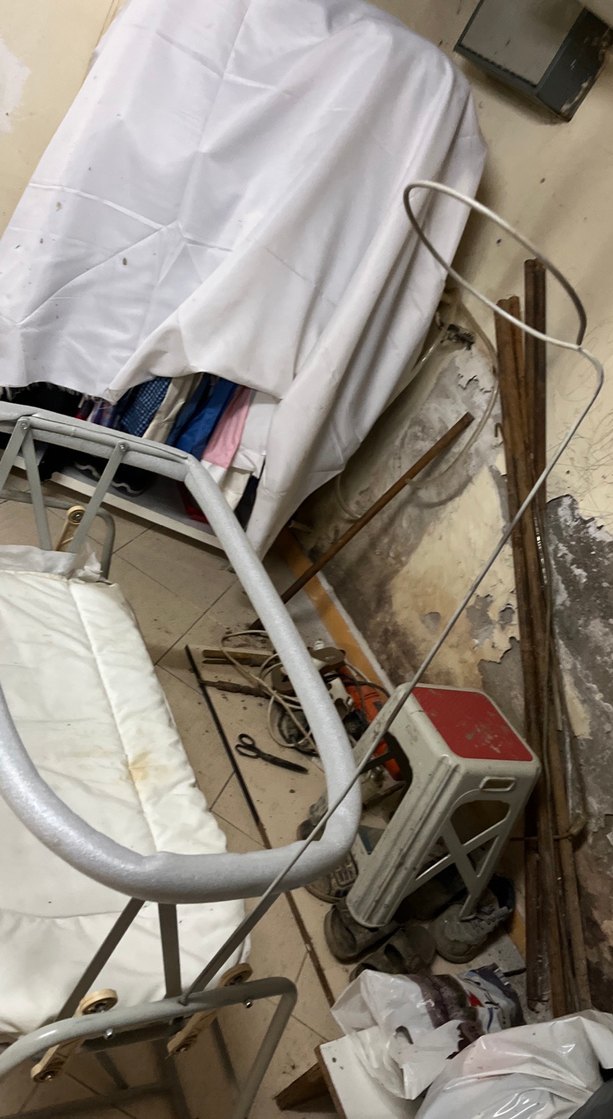 Beyaz ve Gri Metal Bebek Beşiği - Görsel 5