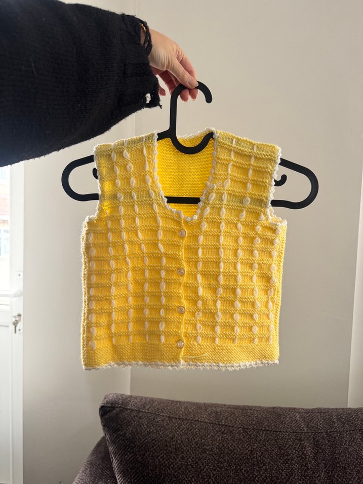 Sarı Bohem Örgü Kız Yeleği - Görsel 2