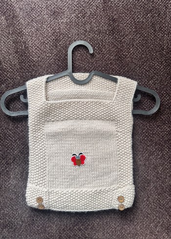 Kelebek Nakışlı Gri Bebek Önlüğü - Görsel 2