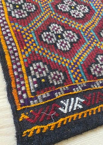  Beden Nakışlı Çok Renkli Geleneksel Kıl Halı-Yolluk-Kilim