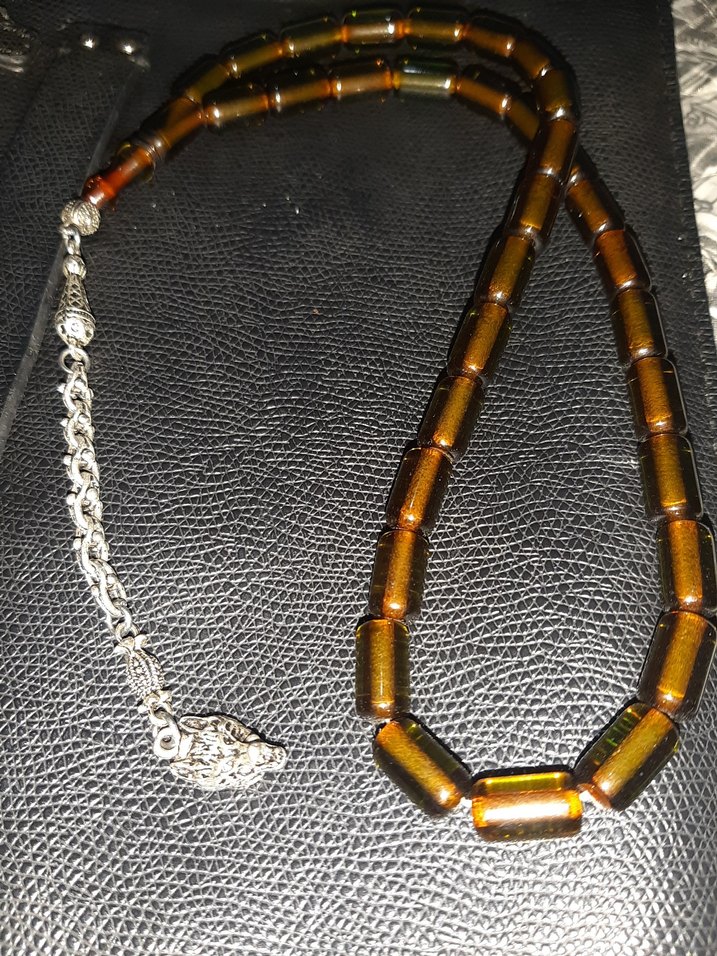 2 adet acil satilik Bordo ve yeşil kehribar tesbih - Görsel 3