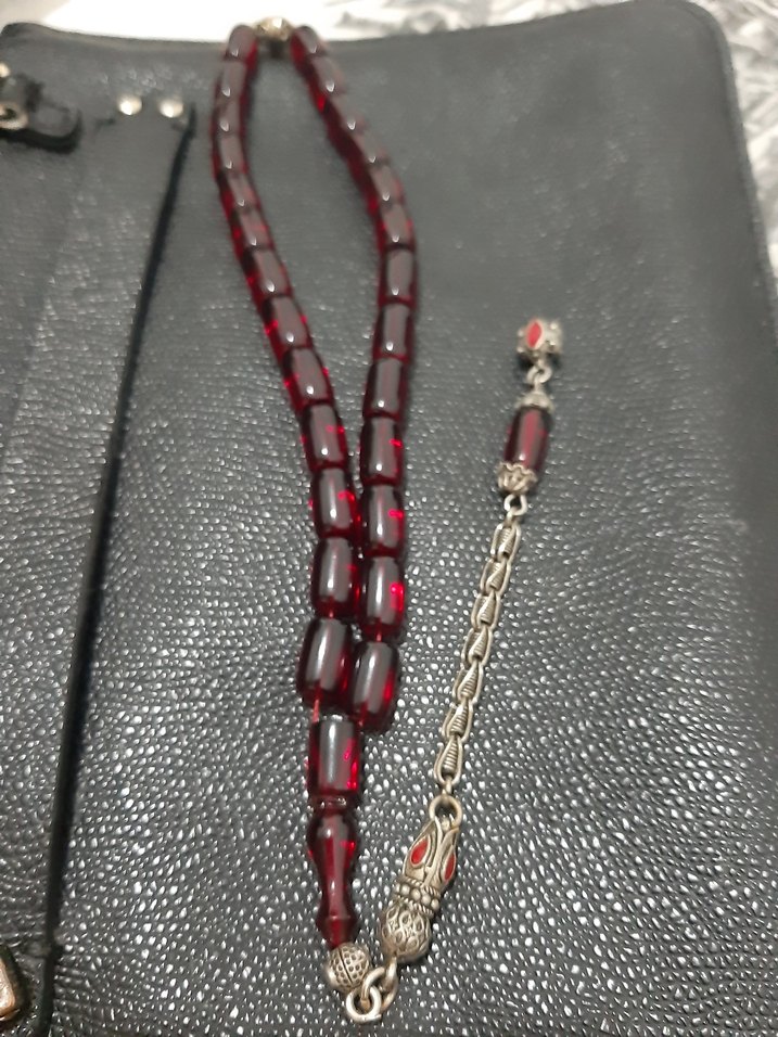 2 adet acil satilik Bordo ve yeşil kehribar tesbih - Görsel 2