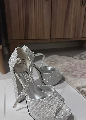 Gri Metalik Platform Topuklu Kadın Abiye Ayakkabı - Görsel 2