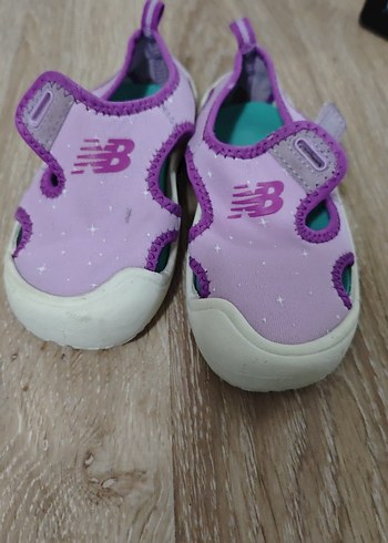 Mor New Balance Kız Çocuk Sandalet kreş ayakkabisi - Görsel 4