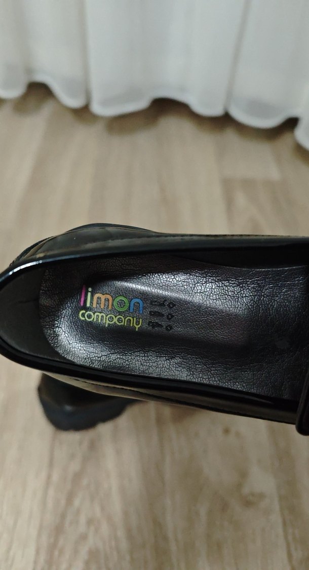 Zincir Detaylı Siyah Rugan Topuklu Kız çocuk Loafer - Görsel 5