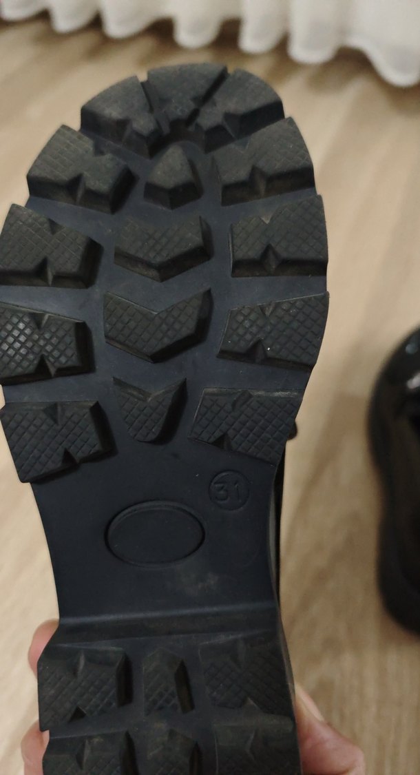 Zincir Detaylı Siyah Rugan Topuklu Kız çocuk Loafer - Görsel 4