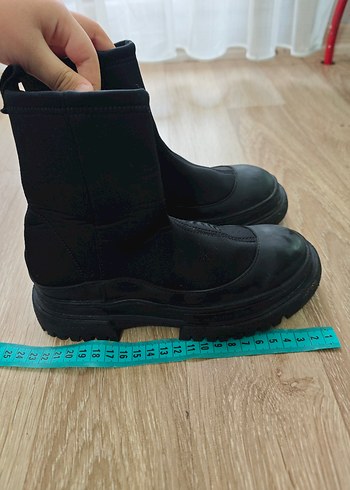 Zara kız çocuk botu no:31 - Görsel 2