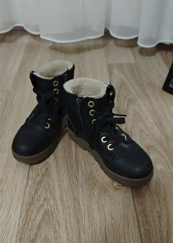 Siyah bağcıklı kız çocuk botu içi yünlü no32 - Görsel 4