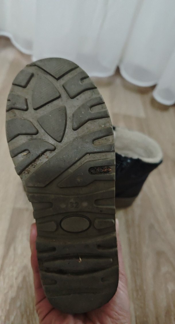 Siyah bağcıklı kız çocuk botu içi yünlü no32 - Görsel 3