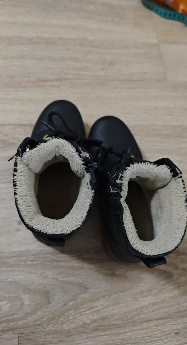Siyah bağcıklı kız çocuk botu içi yünlü no32 - Görsel 2