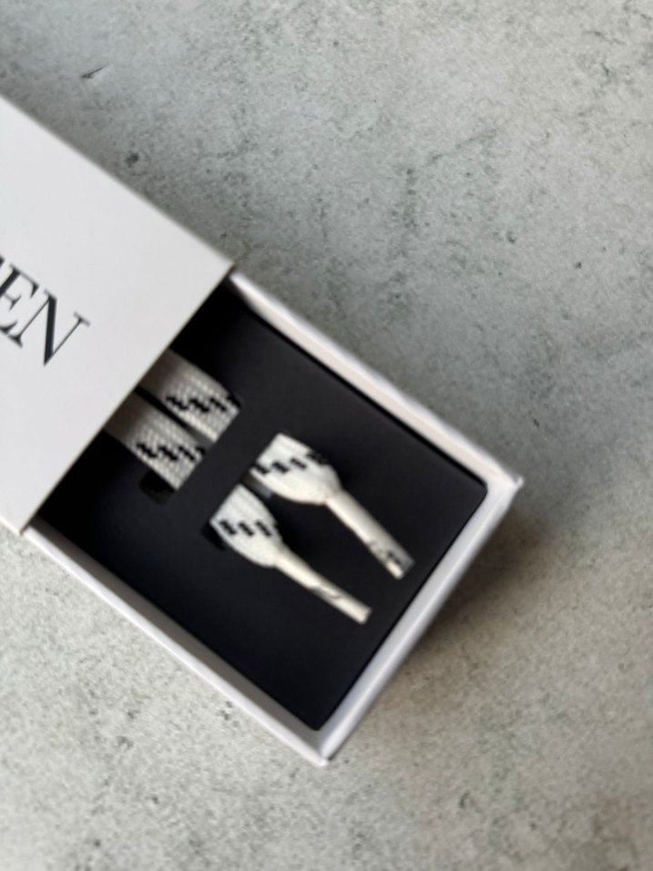 Alexander McQueen Beyaz Erkek Bağcık - Görsel 2