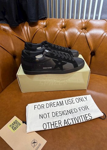 Golden Goose Deluxe 43