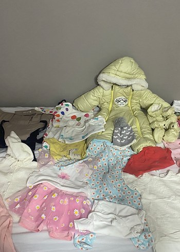 Toplu bebek eşyaları .Sarı Kapüşonlu Bebek Tulumu Kürklü - Görsel 2