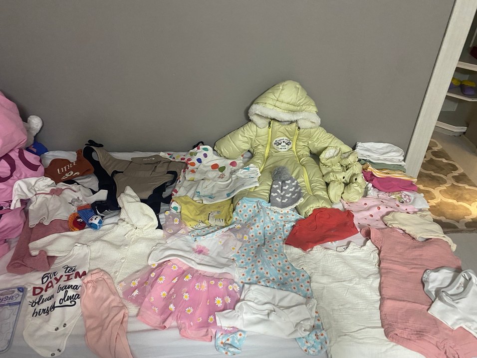 Toplu bebek eşyaları .Sarı Kapüşonlu Bebek Tulumu Kürklü - Görsel 2